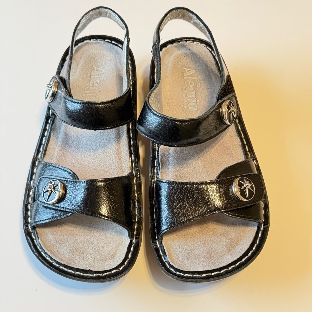 Alegria VIE adjustable platform sandals, black patent leather, NEW, size 6